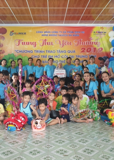 Hoạt động thăm hỏi và hành trình thiện nguyện tại Huế - Trung Thu ấm áp, nghĩa tình